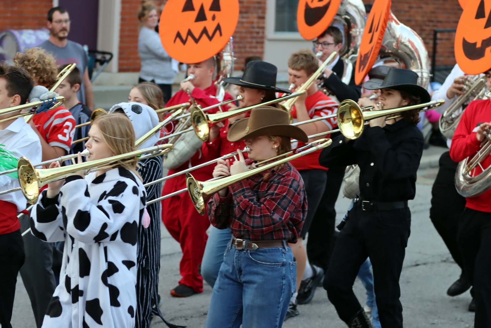 2023- halloweenparade 0329