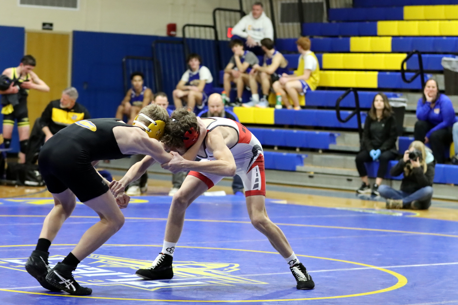 2024-vwrestlingatclyde-0249