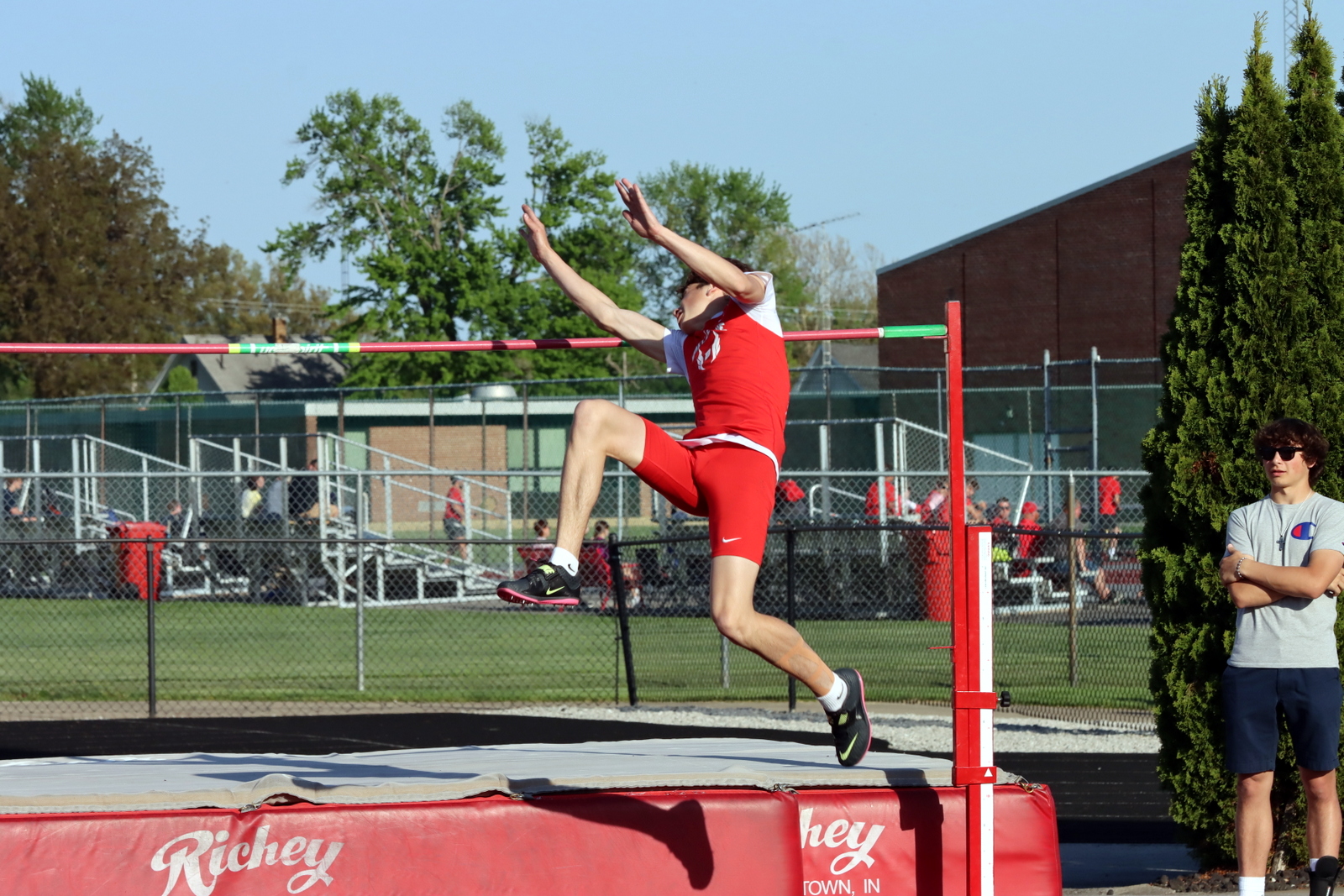 185-2024-trackelks-0806