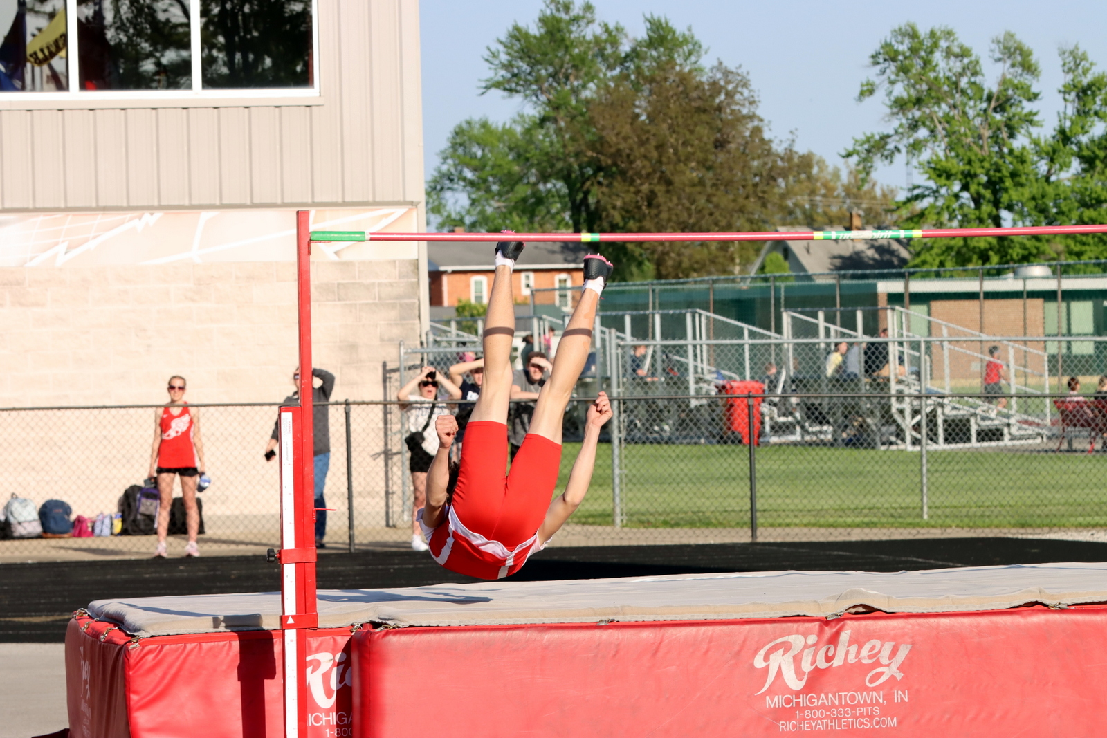 191-2024-trackelks-0813