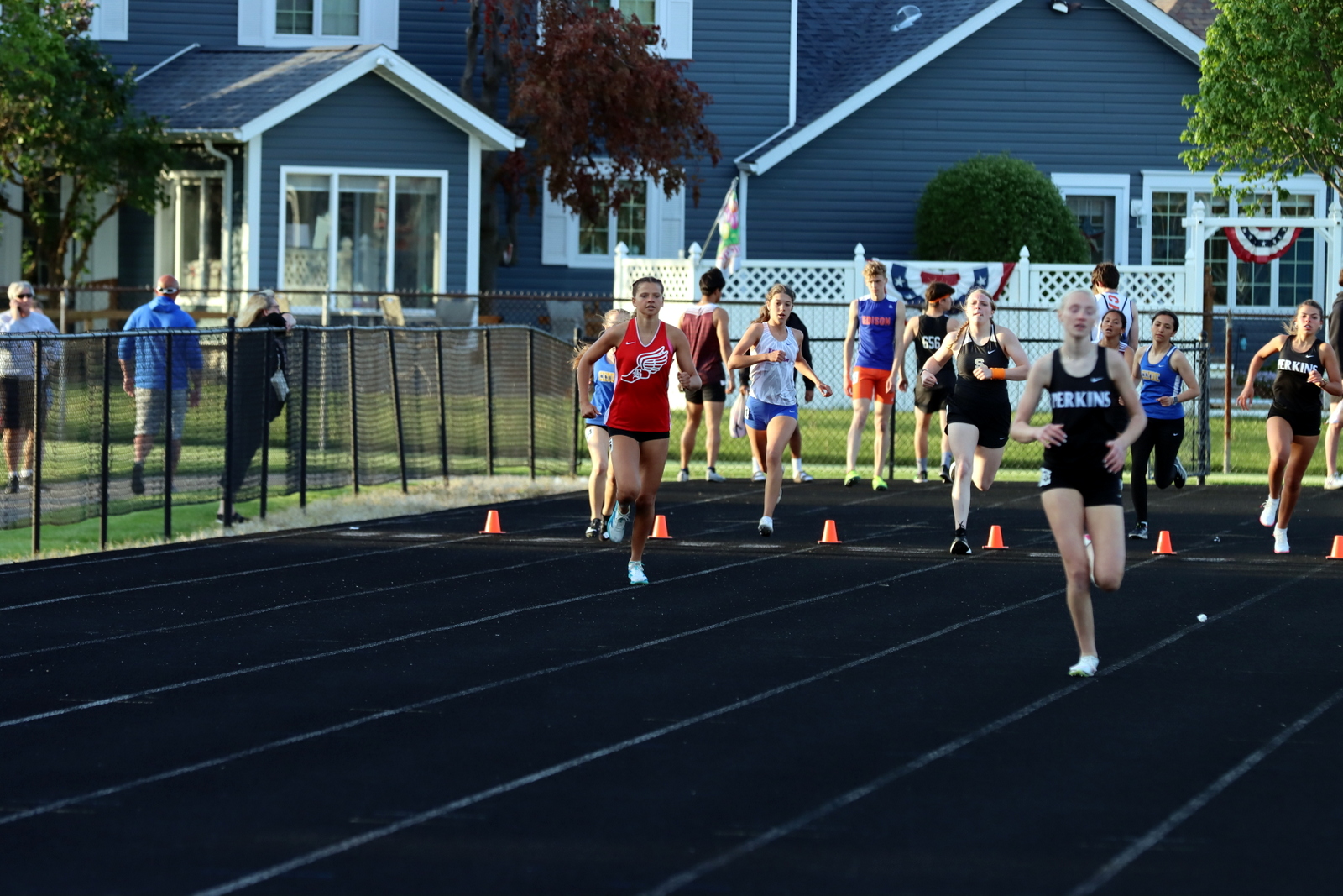 279-2024-trackelks-1282