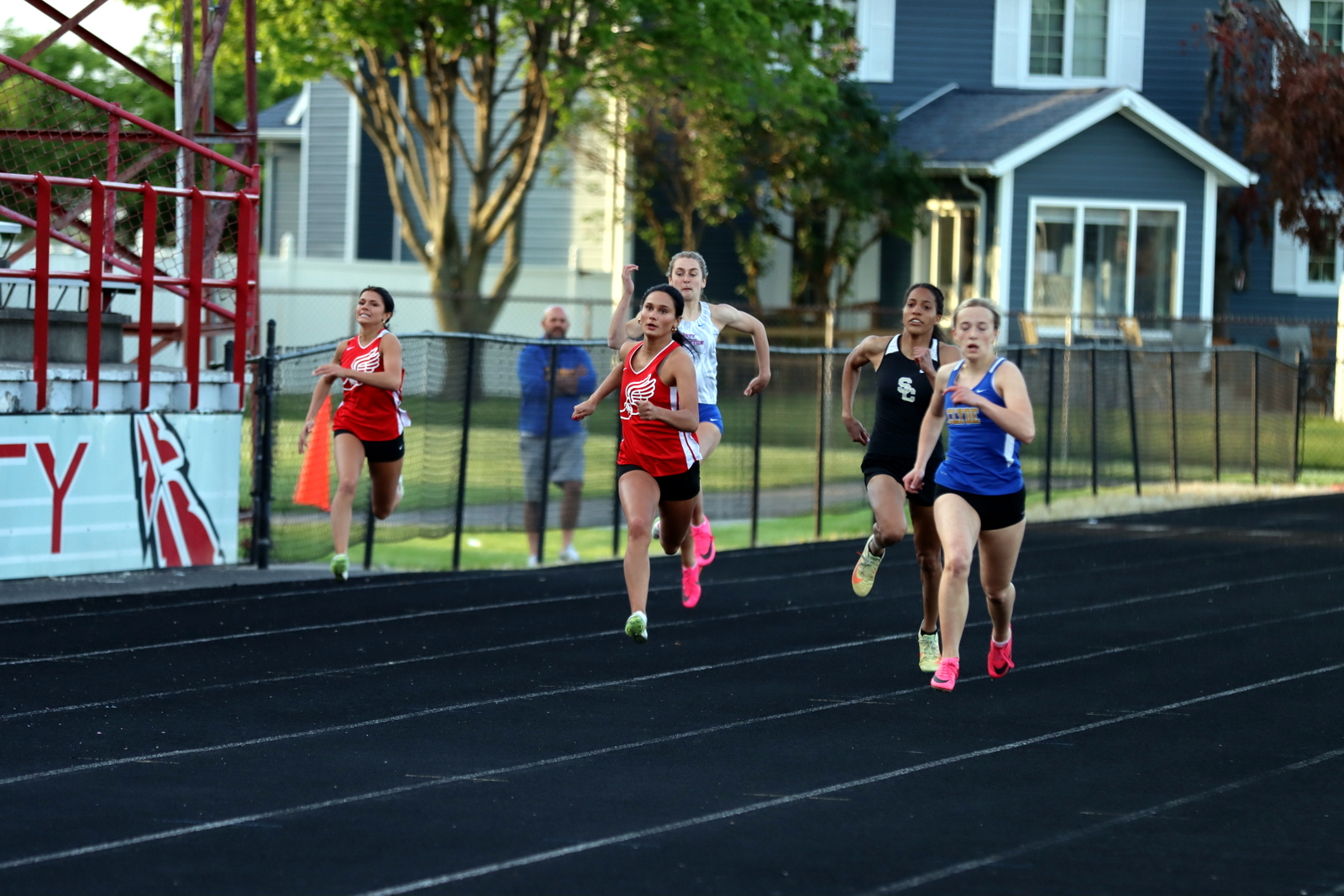 298-2024-trackelks-1376
