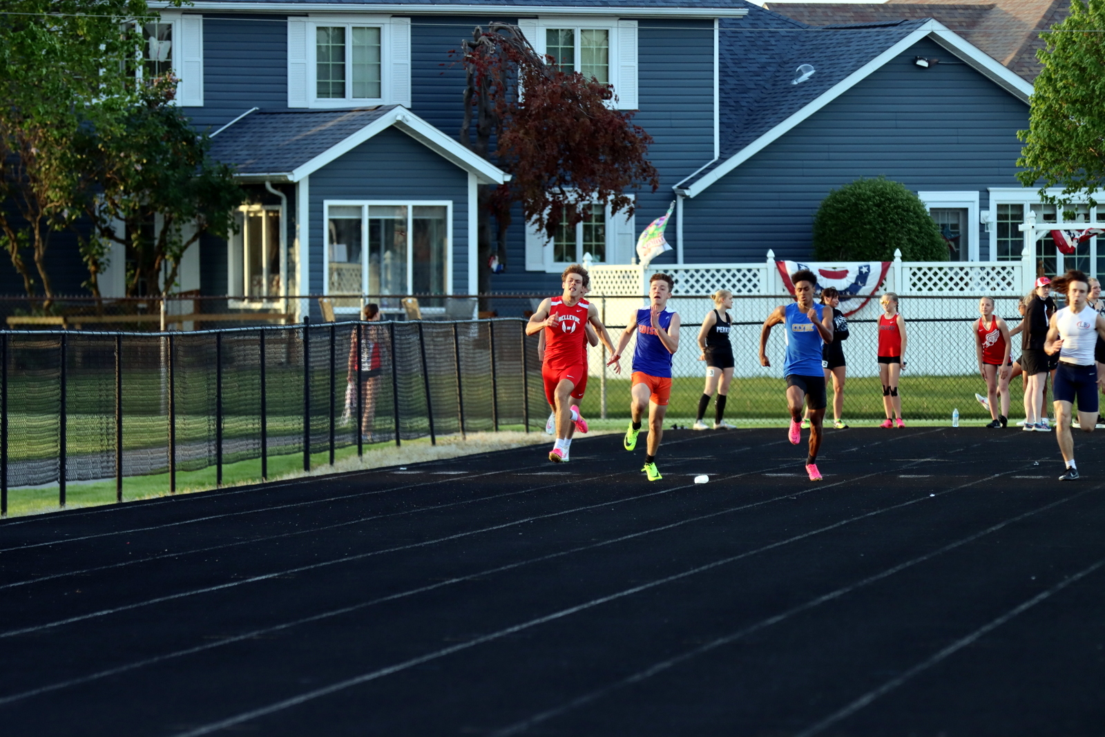 304-2024-trackelks-1401